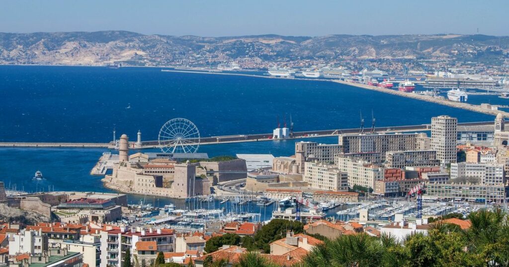 Guide complet vendre un local commercial Marseille — illustration