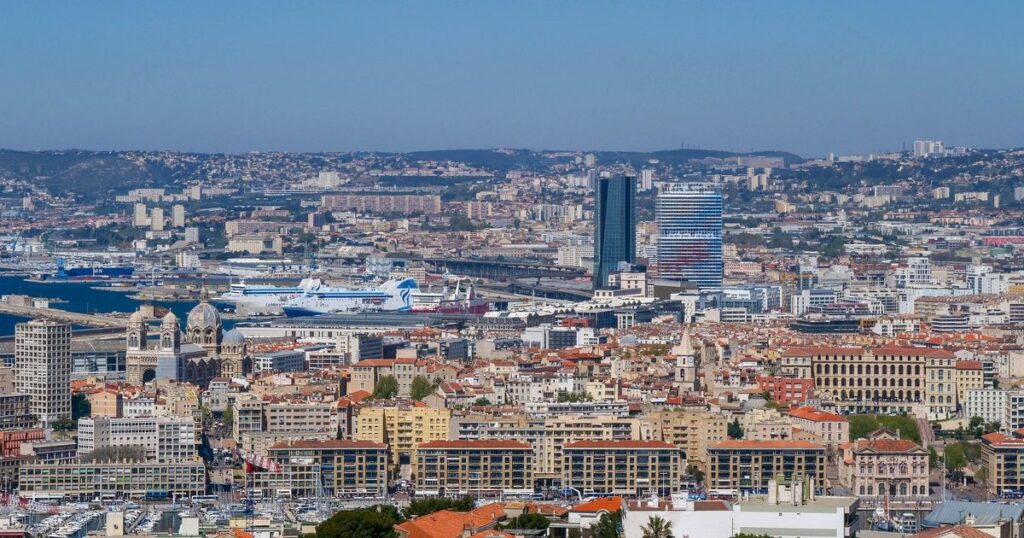 Guide complet vendre une succession à Marseille — illustration
