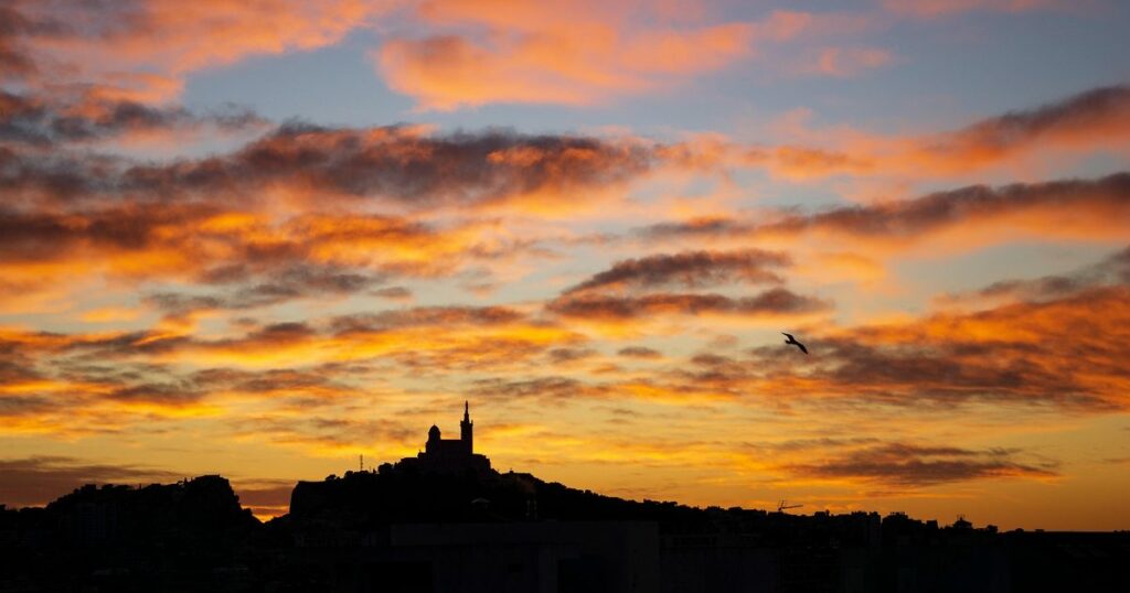 Vendre un immeuble dans le 11e à Marseille (13011) — illustration